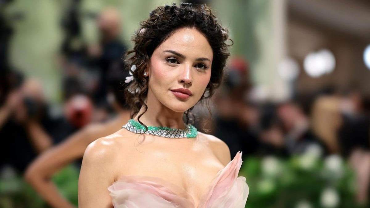 Eiza González honors Mexico at the Met Gala