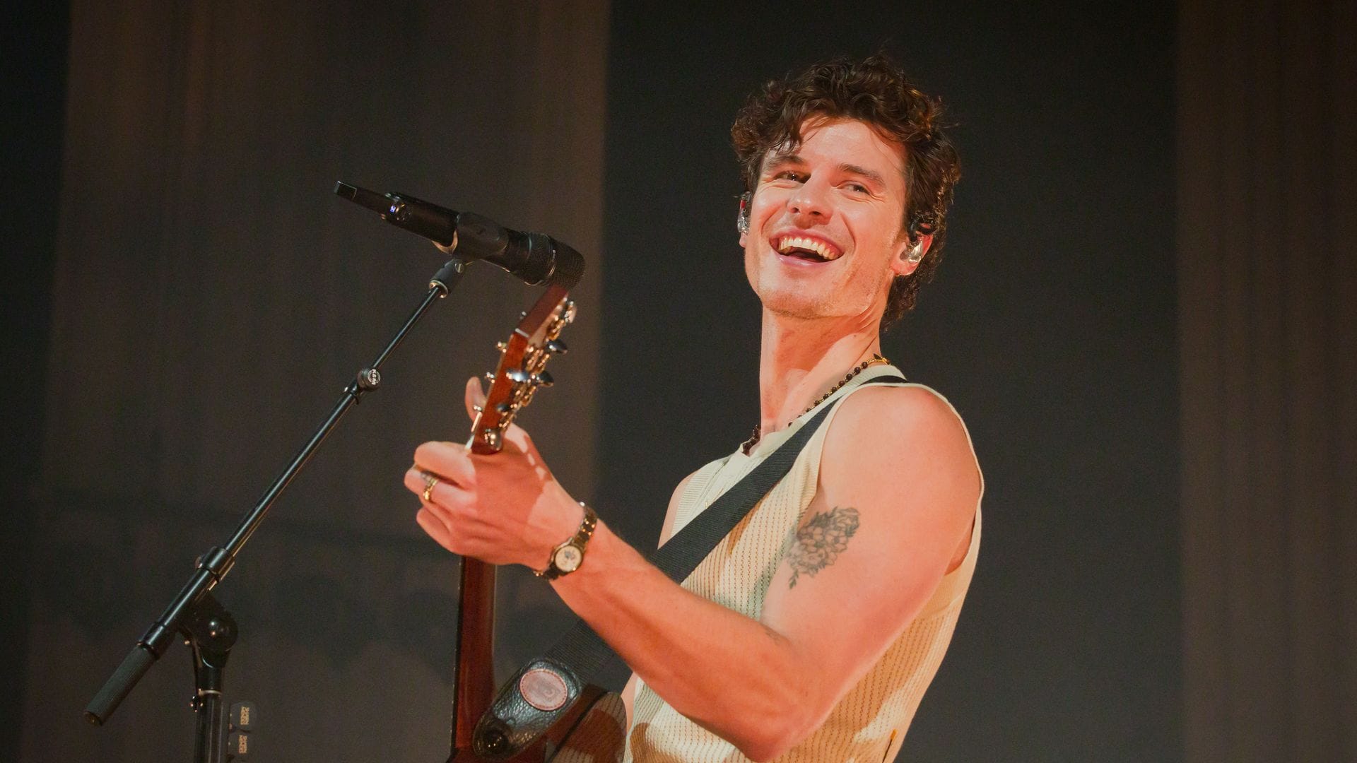 Shawn Mendes lands in Argentina, delighting fans with heartwarming greeting