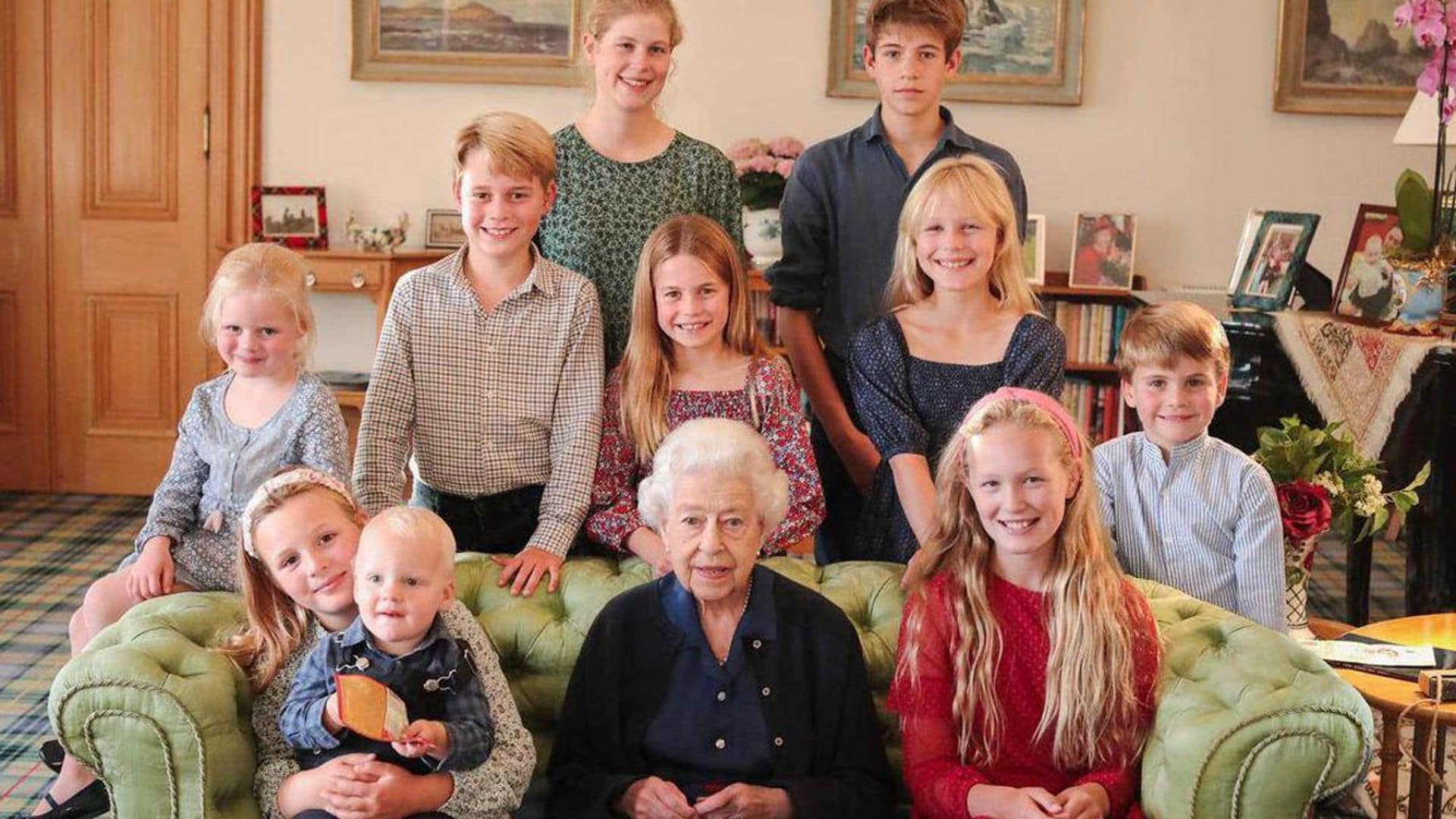 Queen Elizabeth pictured with 8 great-grandchildren in never-before-seen photo