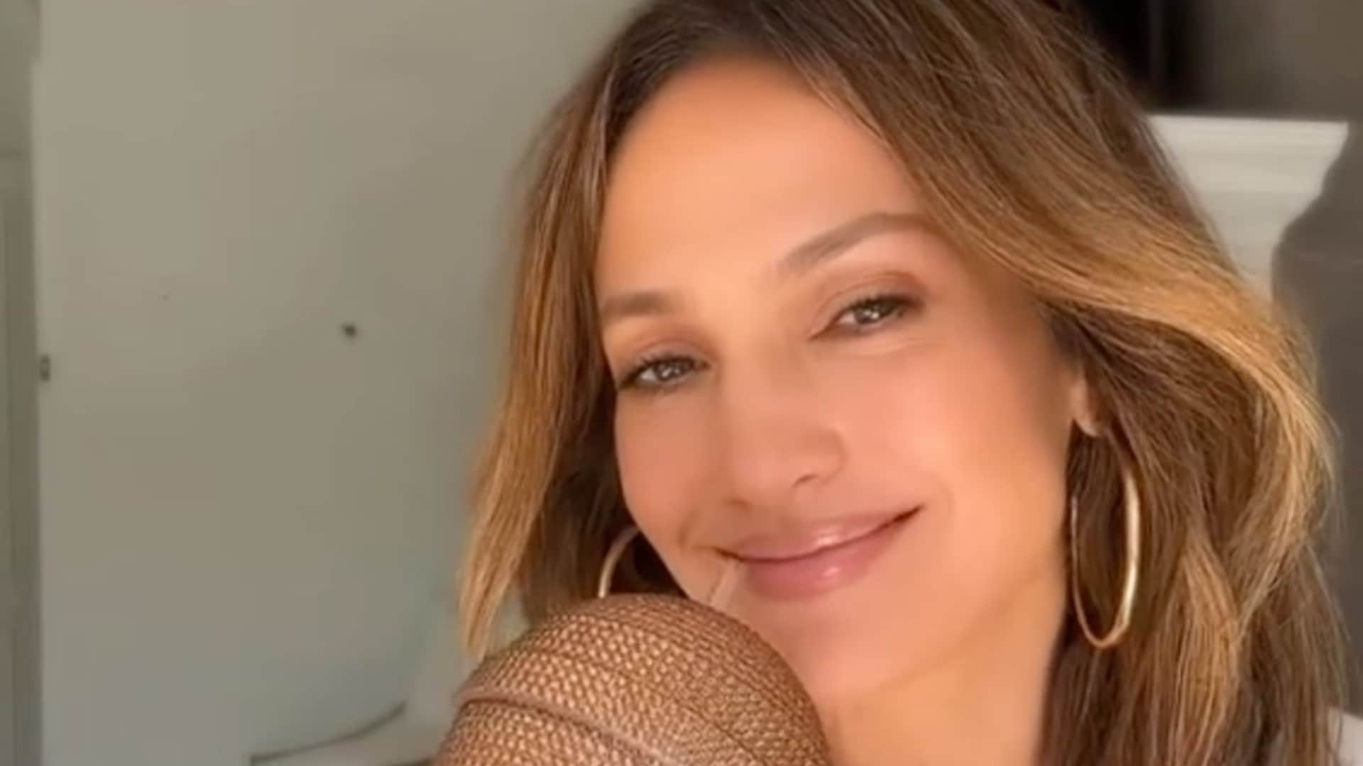 Jennifer Lopez's TikTok fresh Pumpkin Spice makeup look is a Thanksgiving must