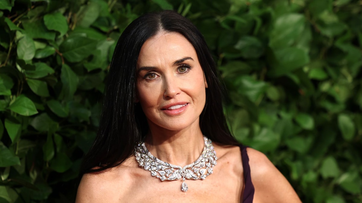 https://www.hola.com/us/horizon/landscape/dd0421944db6-new-york-new-york-demi-moore-attends-the-gothams-34th-annual-film-awards-at-cipr.jpg?im=Resize=(1200)