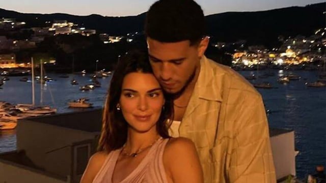 Devin Booker calls out Kendall Jenner's pumpkin carving skills