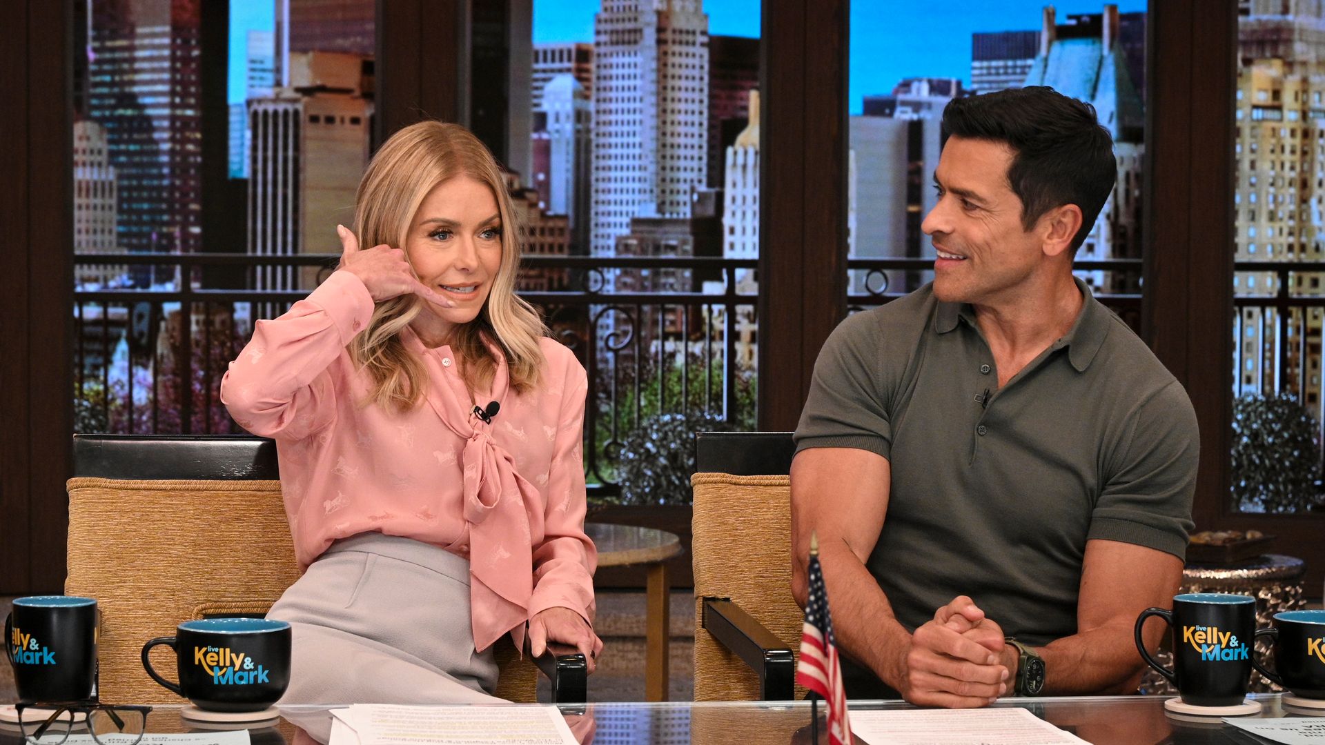 Kelly Ripa reveals she thought she was fluent in dolphin language