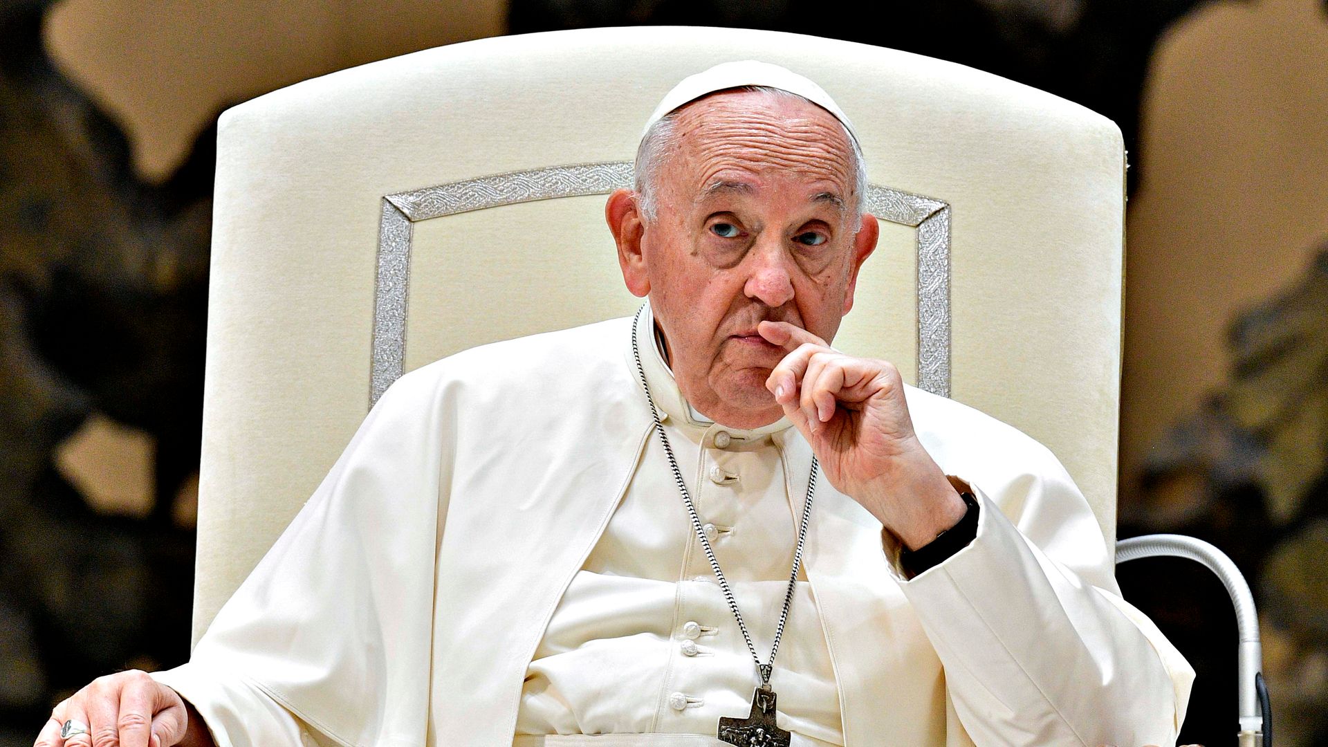 Pope Francis' condition takes a sudden turn for the worse: He is now on breathing machine