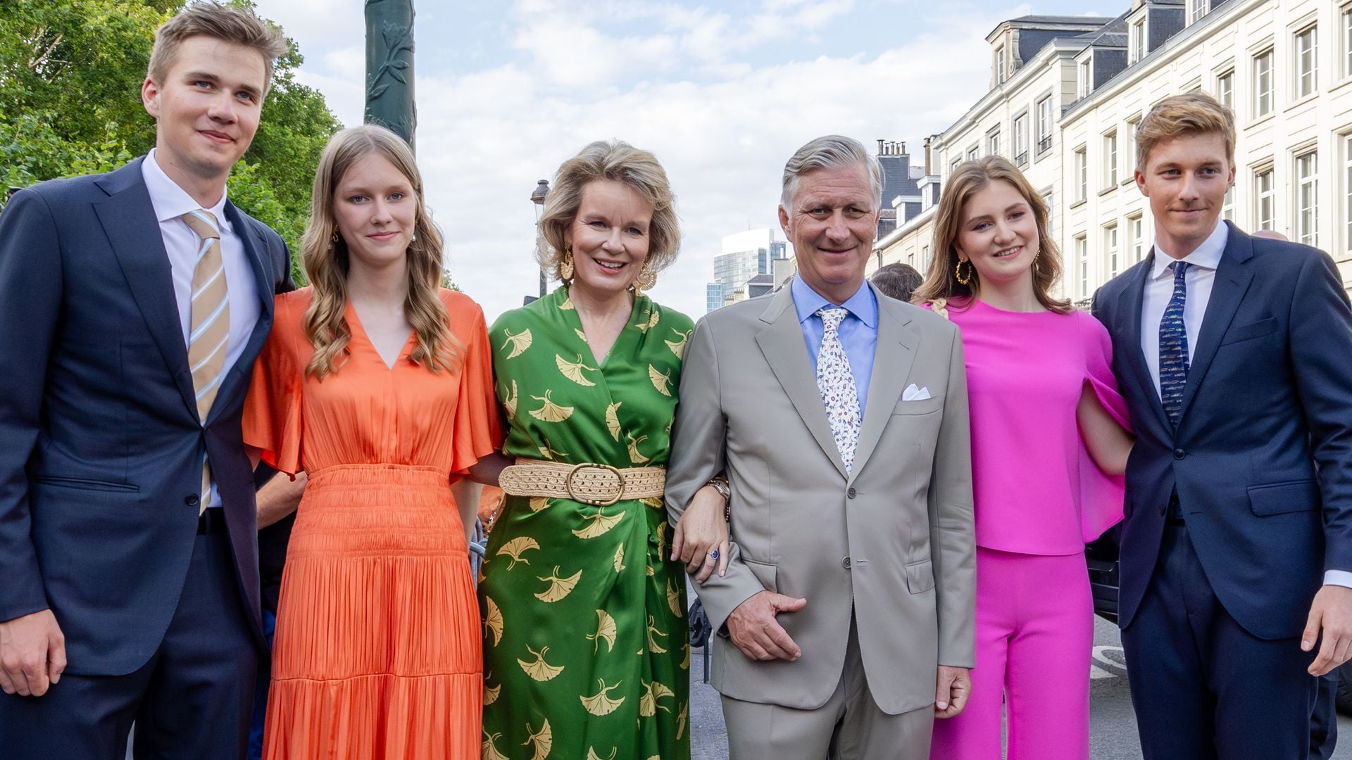 Royal siblings pose behind parents in 2024 Christmas card photo