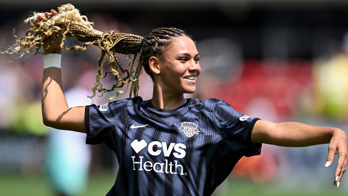 https://www.hola.com/us/horizon/landscape/e524596e0a7a-washington-dc-washington-spirit-forward-trinity-rodman-celebrates-her-second-hal.jpg?im=Resize=(1200)