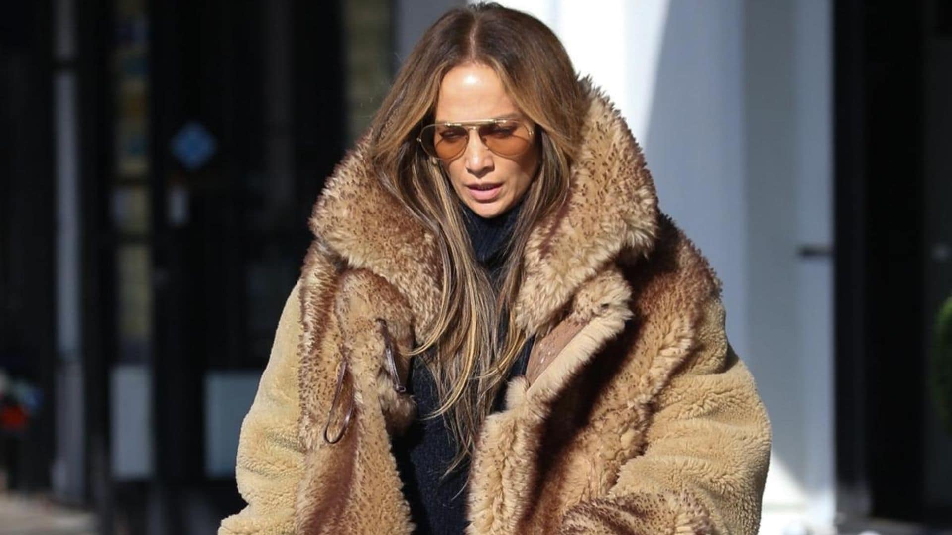 Jennifer Lopez shops for holiday presents in a gorgeous coat