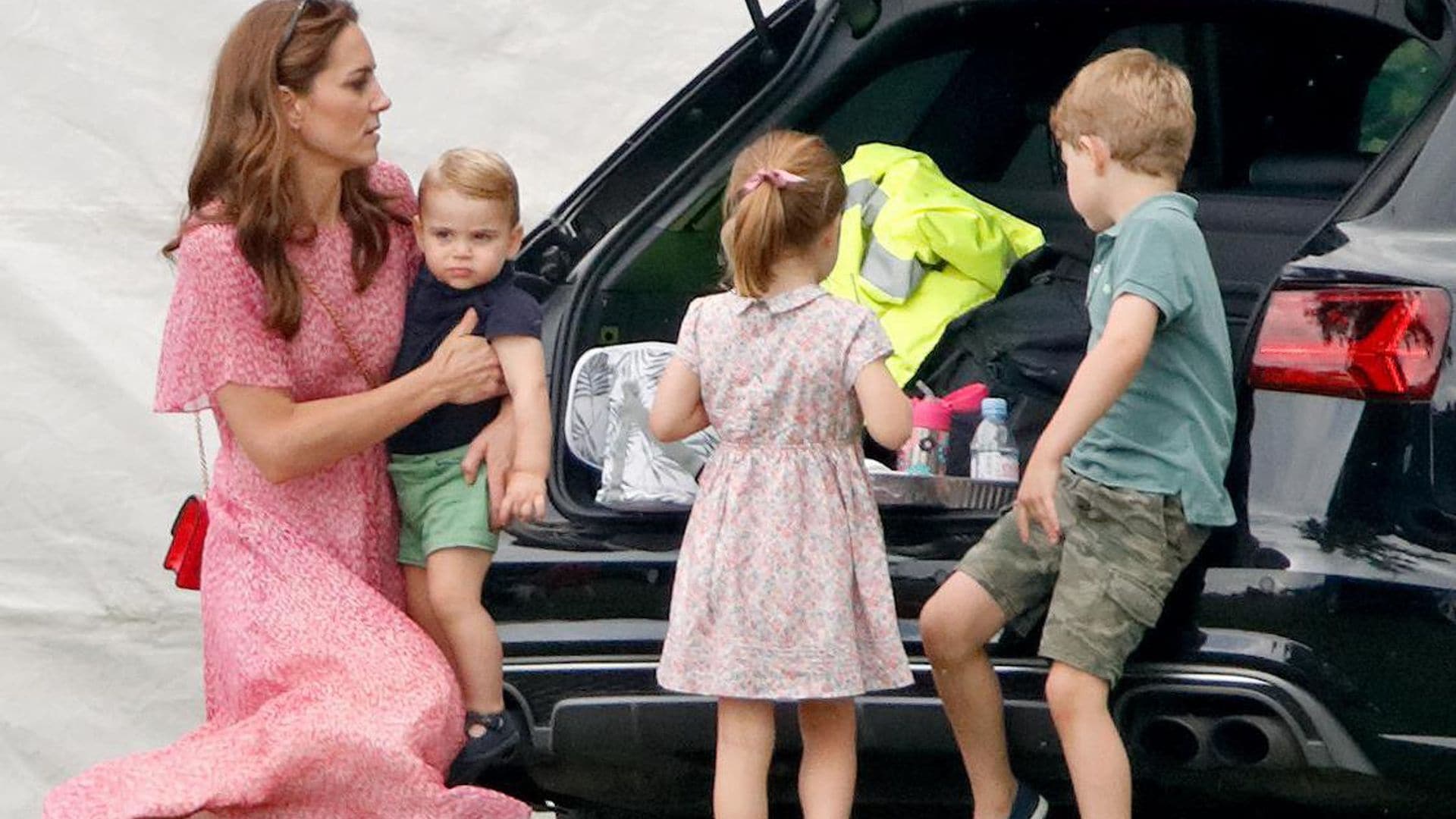 Kate Middleton takes her well-behaved children to the supermarket amid coronavirus outbreak