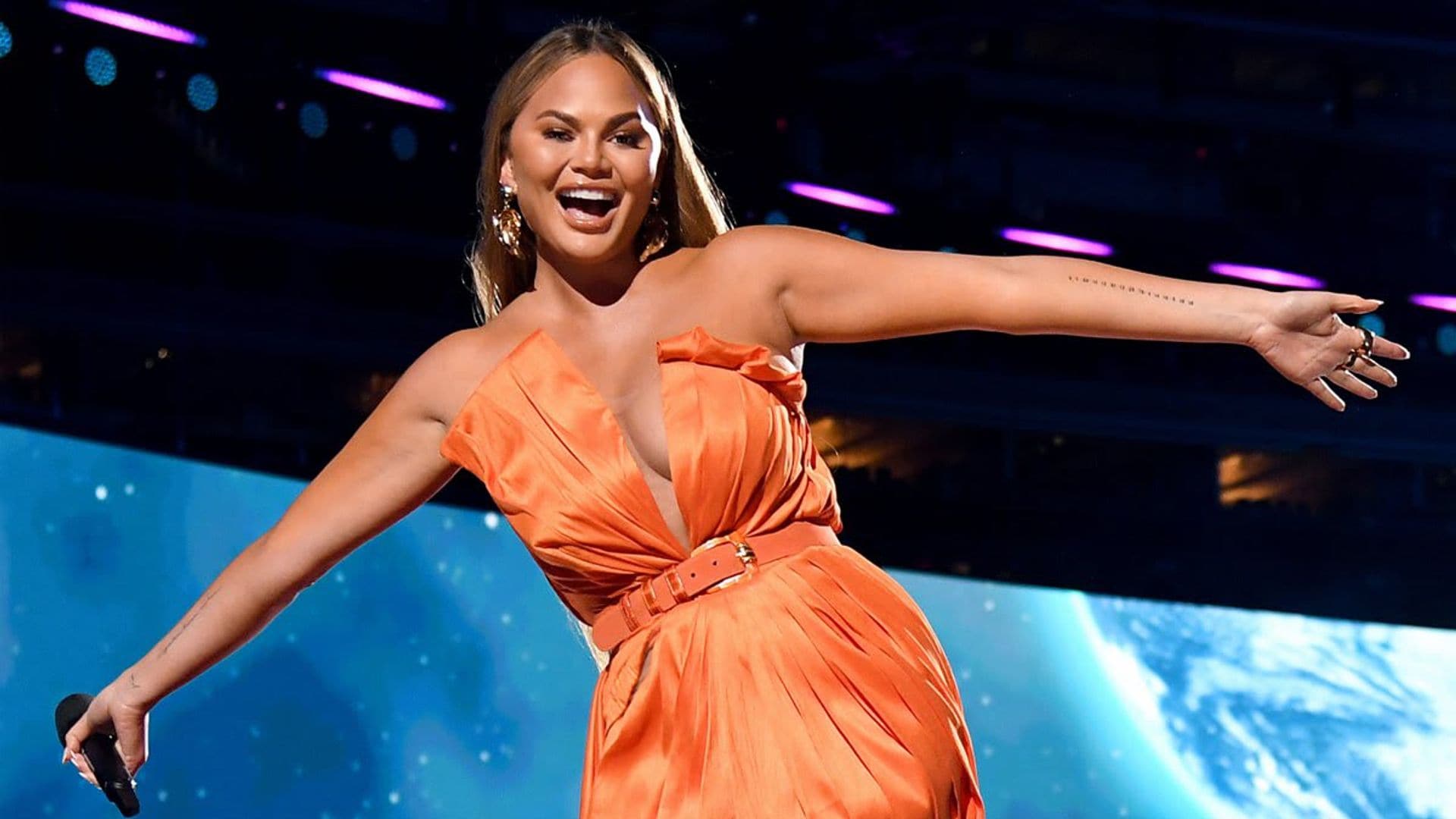 Chrissy Teigen glams up for Barack Obama’s 60th birthday party