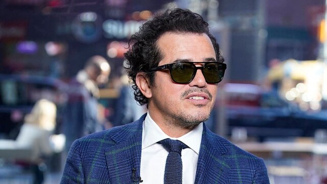 John Leguizamo Visits "Extra"