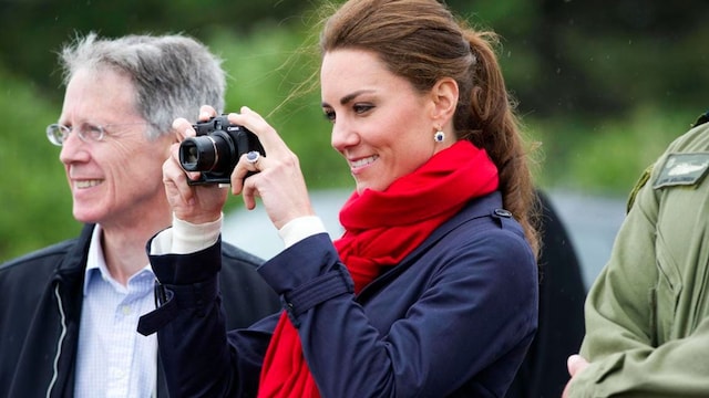 Kate Middleton steps behind camera to photograph Holocaust survivors