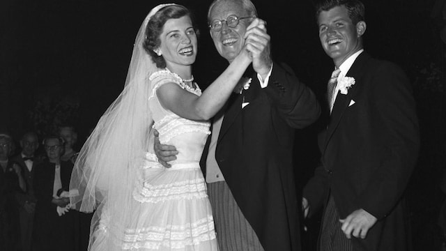 JFK's grandniece wears grandmother Eunice Kennedy's wedding dress