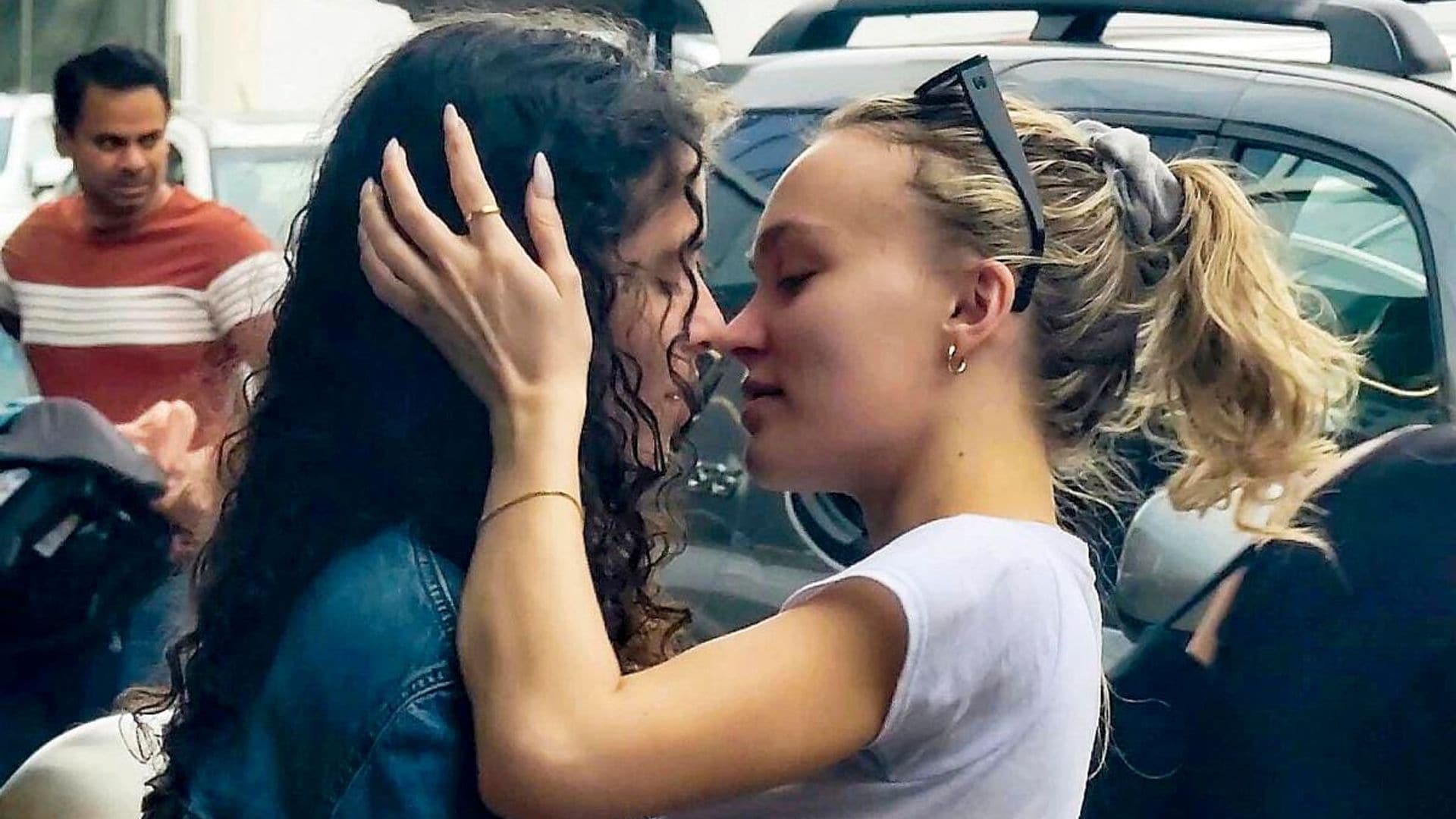 Lily-Rose Depp’s emotional reunion with girlfriend at Los Angeles airport: See Pics