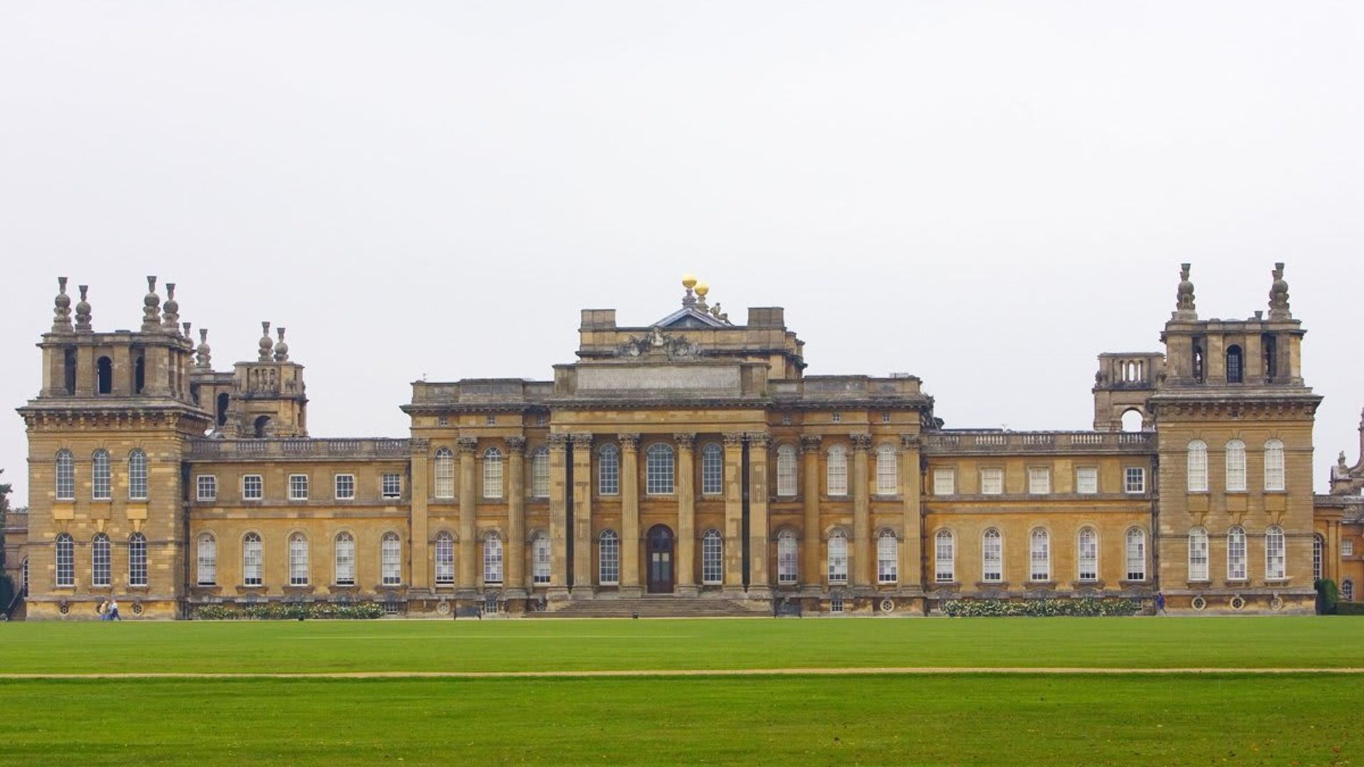 Blenheim Palace $6 million gold toilet stolen