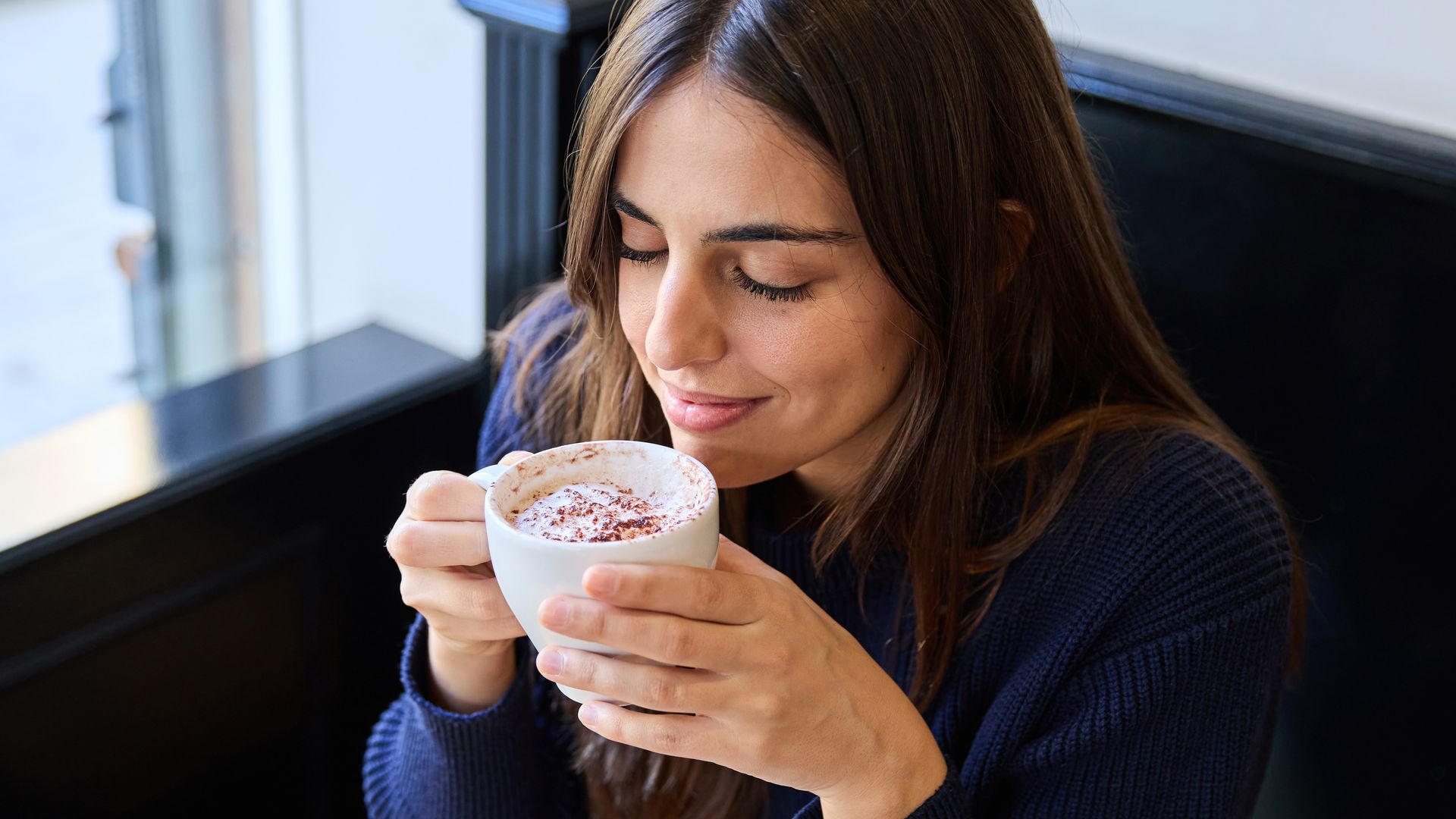 Coffee drinkers may be at lower risk of early death: When to drink it? [WATCH]