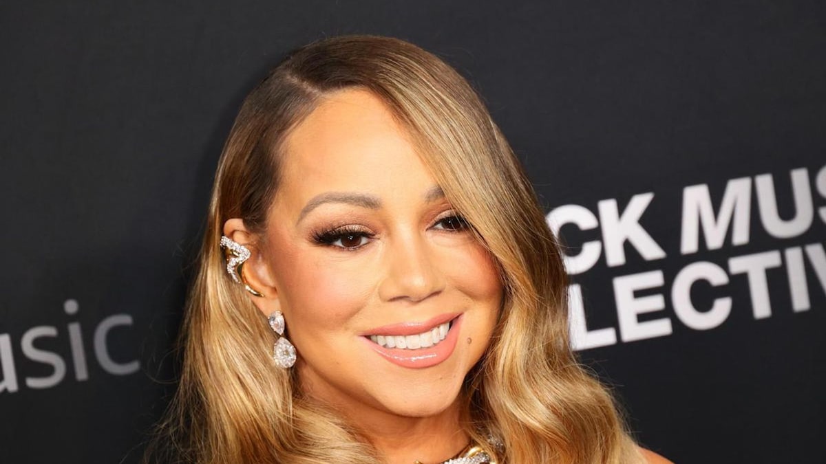 Mariah Carey stuns in sultry Schiaparelli look