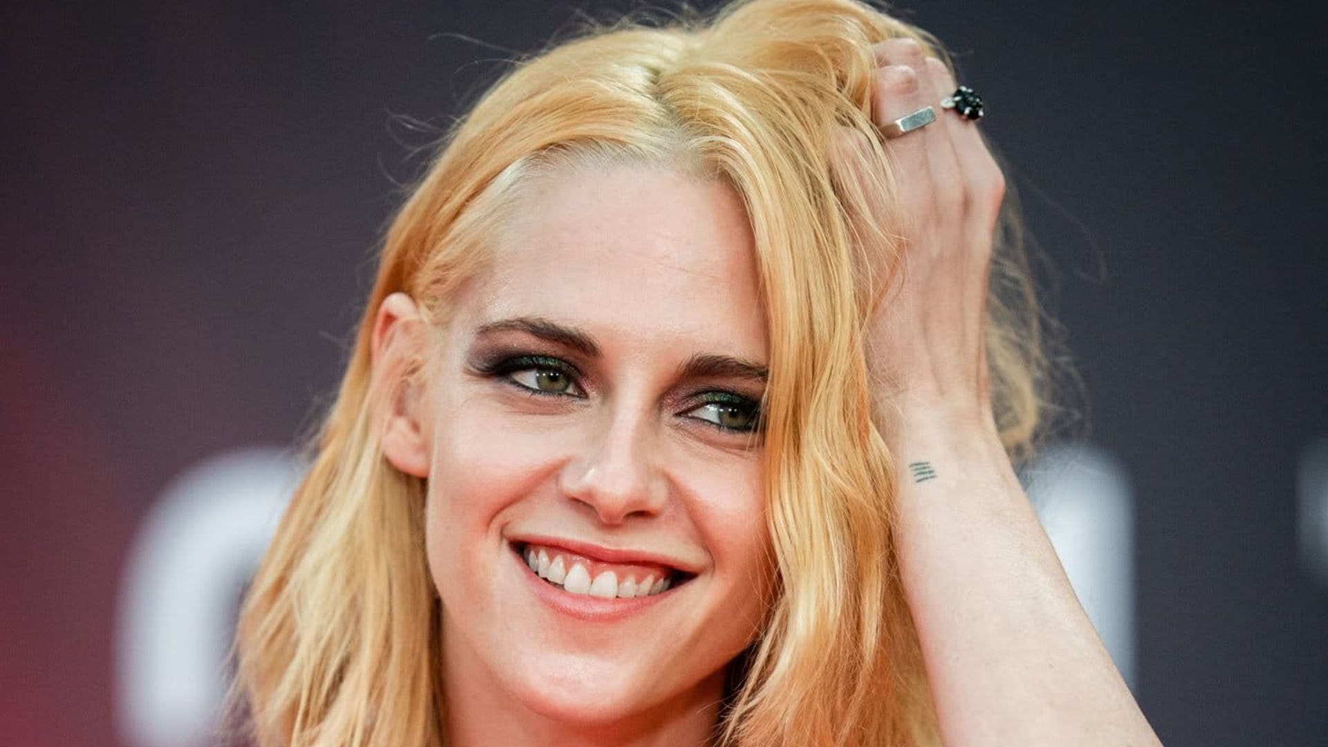 How long has Kristen Stewart been engaged?