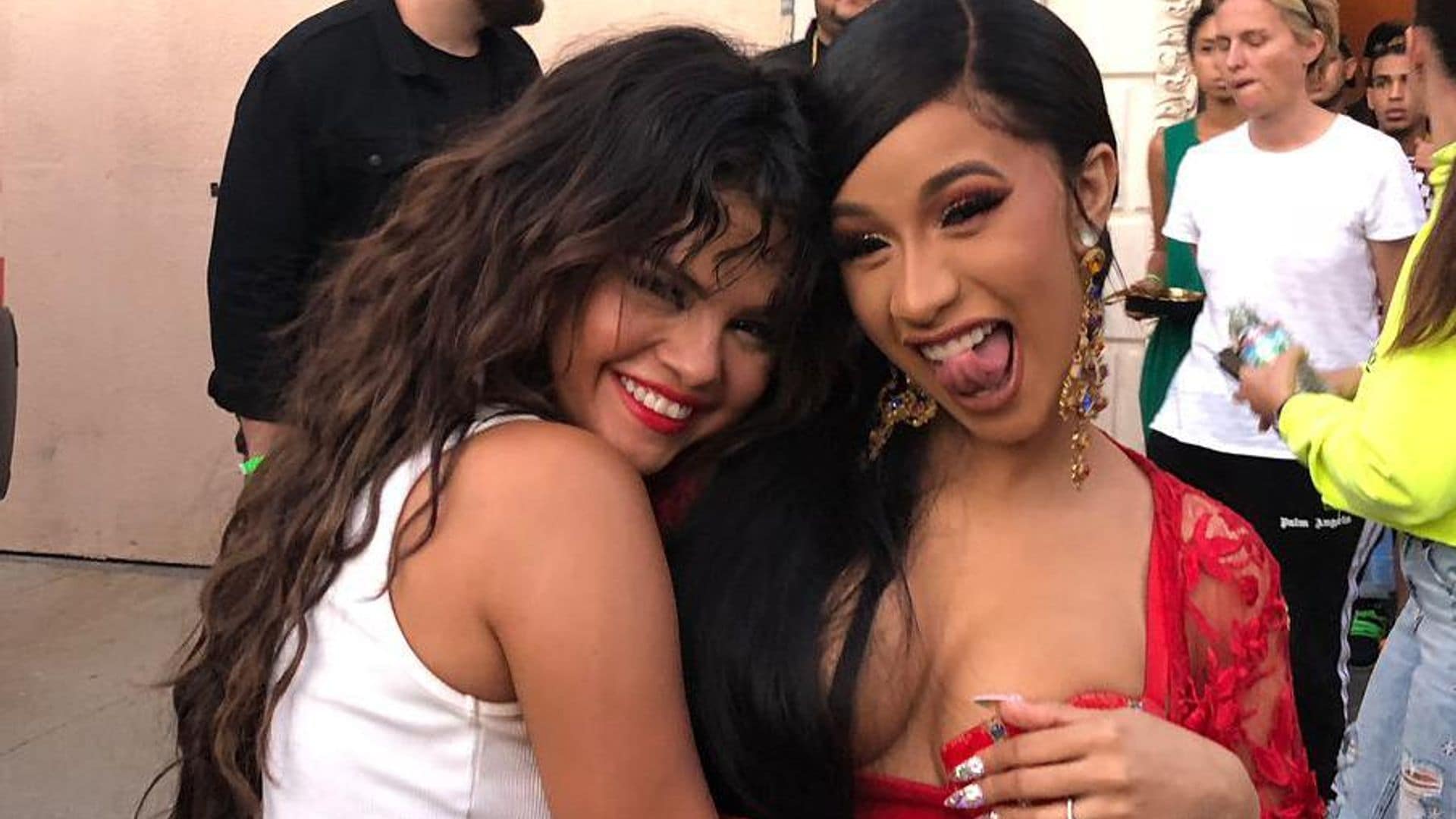 Selena Gomez, Cardi B challenge