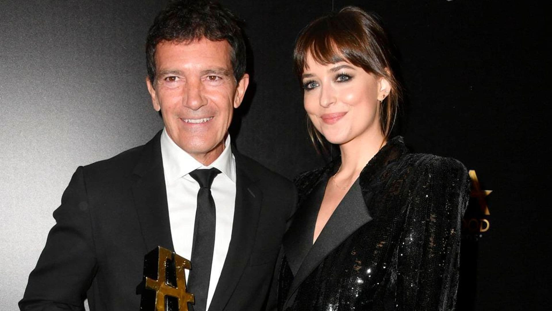 Antonio Banderas walked the 2000 Oscars red carpet with stepdaughter Dakota Johnson