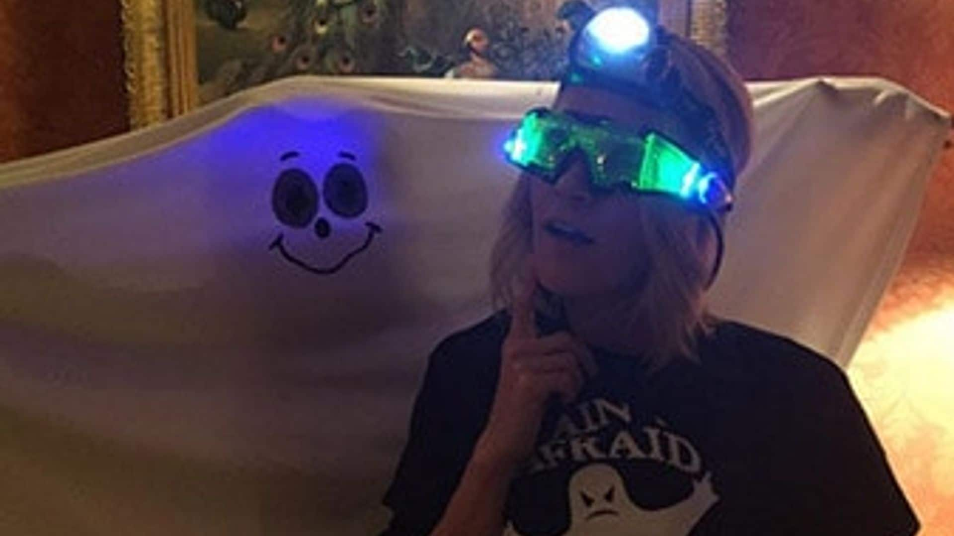 See Carrie Underwood's spooky birthday celebrations - and listen to her haunting Whitney Houston cover