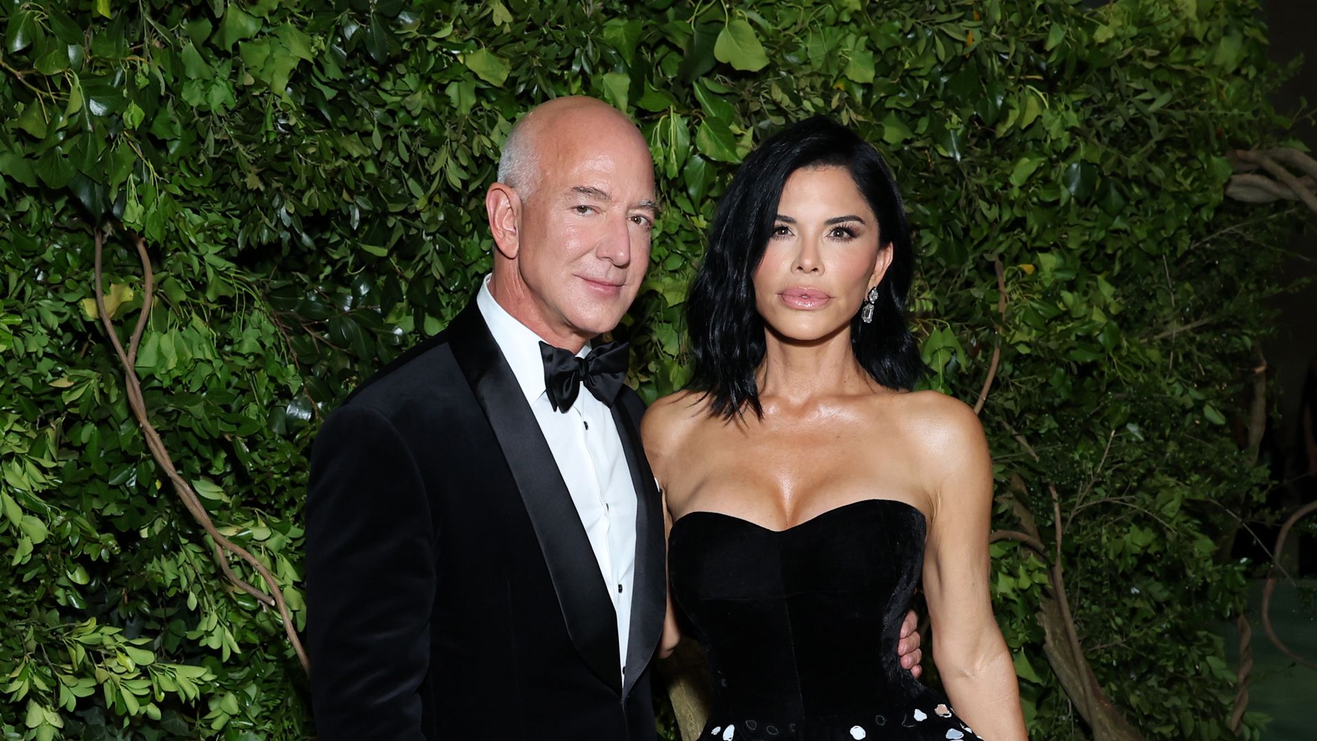 Lauren Sanchez and Jeff Bezos stop by The Vatican to get the Pope's blessing