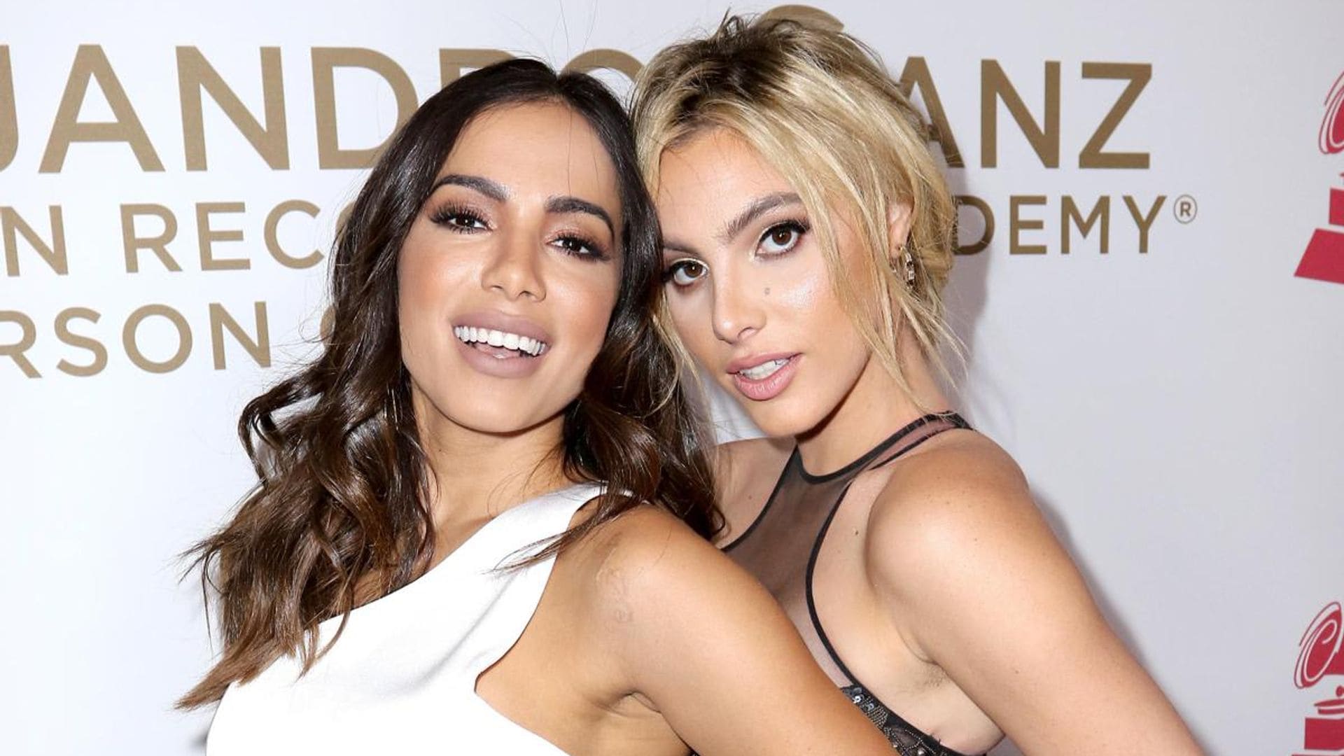 Lele Pons and Anitta defy Aspen’s freezy temperatures while skiing wrapped in towels
