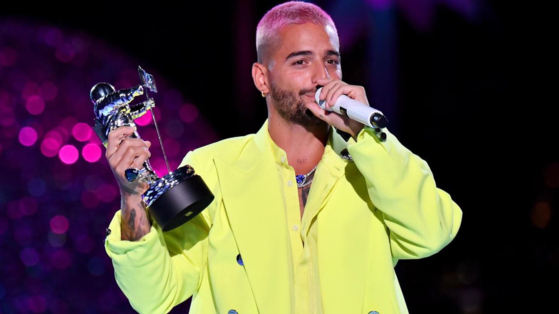Maluma’s Hit “Hawái” Nabs The Number One Spot On Hot Latin Songs Chart