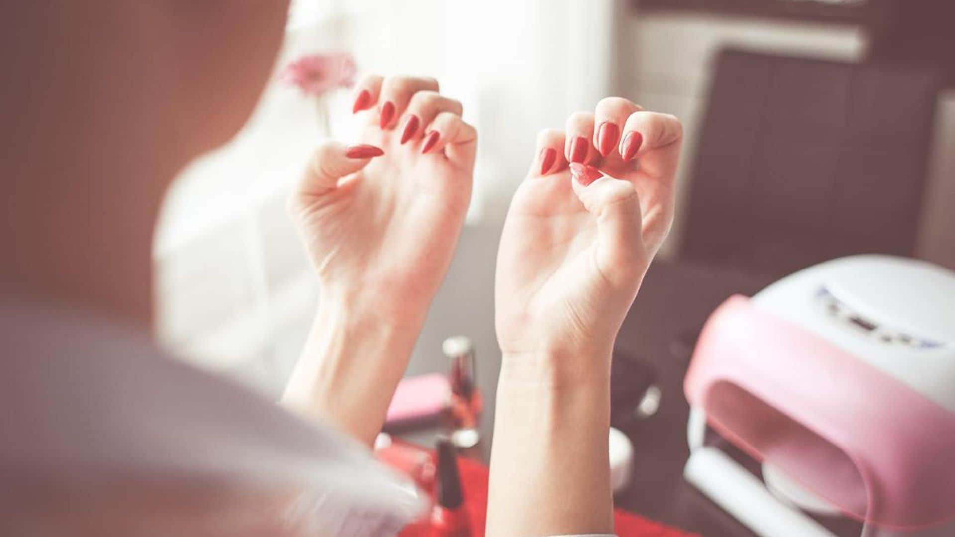 How to remove gel nail polish at home according to the experts