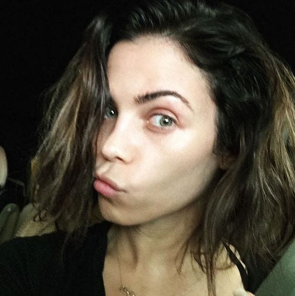 Down-to-earth Jenna Dewan Tatum shared this no make up selfie with her 4 million followers.
<br><br>
Photo: Instagram/@jennadewan