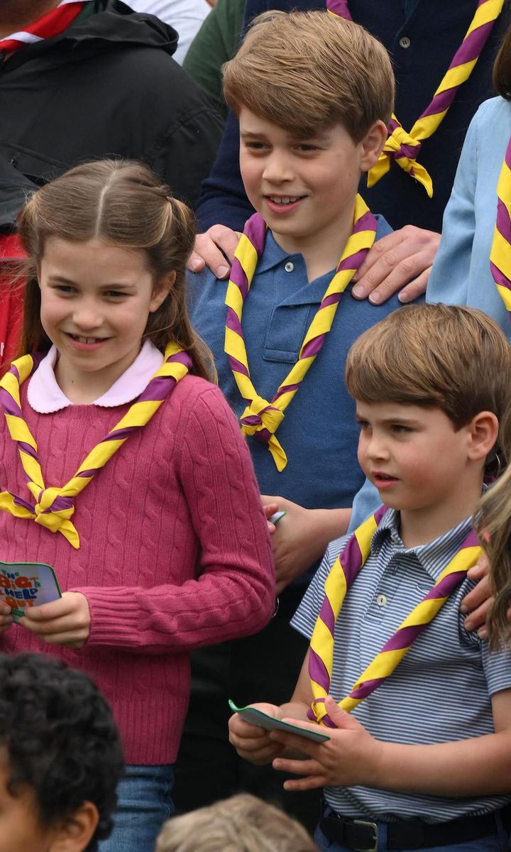 William and Catherine volunteered with their three kidsPrince George, Princess Charlotte and Prince Louison the final day of the coronation weekend.