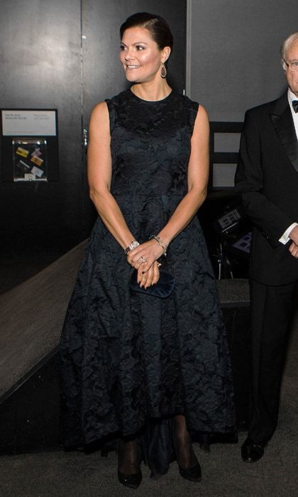 Sweden's future queen, Crown Princess Victoria, wore a fit and flare dress from the H&M Conscious collection as she stepped out with her parents King Carl XVI Gustaf and Queen Silvia for the Knut and Alice Wallenberg Foundation's centenary celebrations in Stockholm on November 14.
Photo: MICHAEL CAMPANELLA/Getty Images