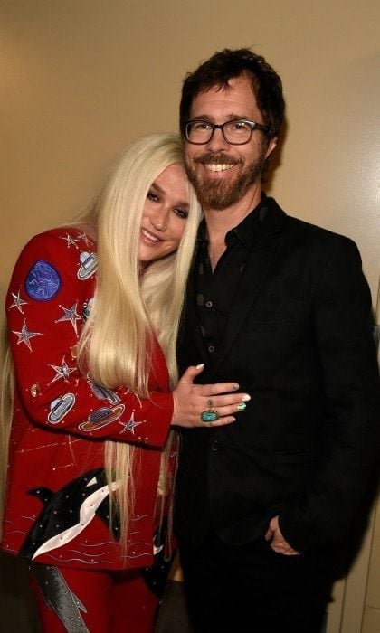 June 5: After her embarrassing encounter with Jerry Sienfeld, Kesha got a hug (and photo) with Ben Folds during the National Night of Laughter and Song event hosted by David Lynch Foundation in Washington, D.C.
Earlier, she had approached the comedian on the carpet asking for a hug to which he reacted and said no. The 63-year-old explained to Extra of his reasoning, "When you get to be my age and you've done a couple things, you have your own reality, in my reality I don't hug a total stranger. I have to meet someone, say hello. I gotta start somewhere hug isn't first moment of a human, two humans. I never did that."
Photo: Kevin Mazur/Getty Images for David Lynch Foundation