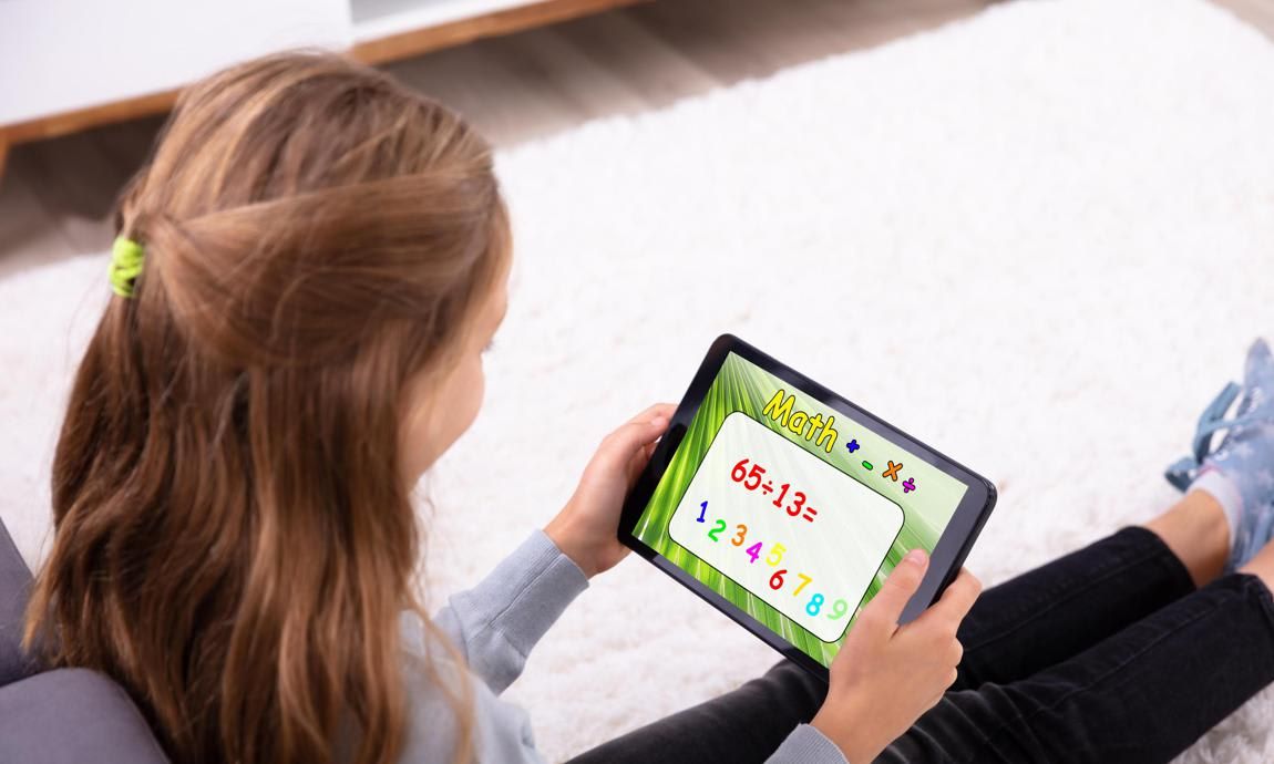 Children learn math with an online app