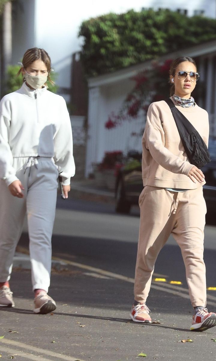 Jessica Alba and daughter, Honor out on a walk.