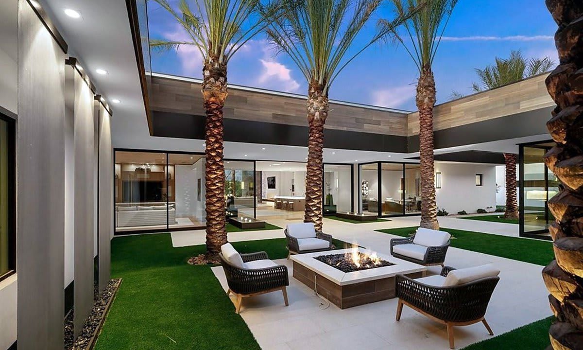 Kourtney Kardashian purchased a new home in the Palm Springs, California