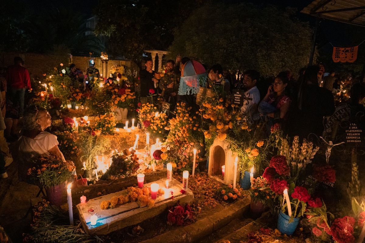 The beginning of the Dia de Muertos (All Saints) at the Xoxocotlan cemetery, in Oaxaca, Mexico on October 31, 2024. 