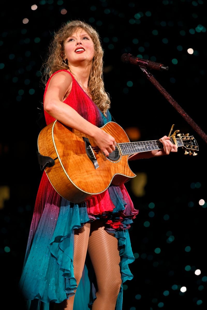 Taylor Swift performing in Miami