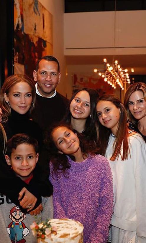 Jennifer Lopez y Alex Rodriguez celebran en familia