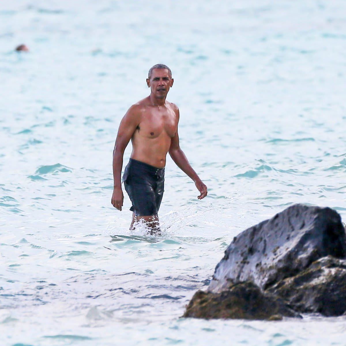 Barack Obama shirtless in Hawaii