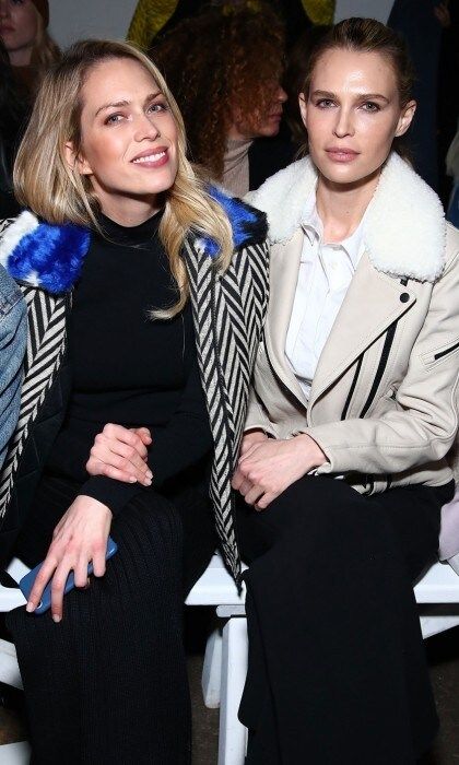 Erin and Sara Foster got in some sibling bonding time, front row at the Milly show.
Photo:: Astrid Stawiarz/Getty Images