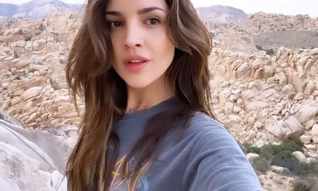 Eiza González mountain climbing on Instagram