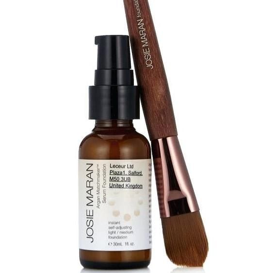 Josie Maran presenta Argan Matchmaker Serum Foundation