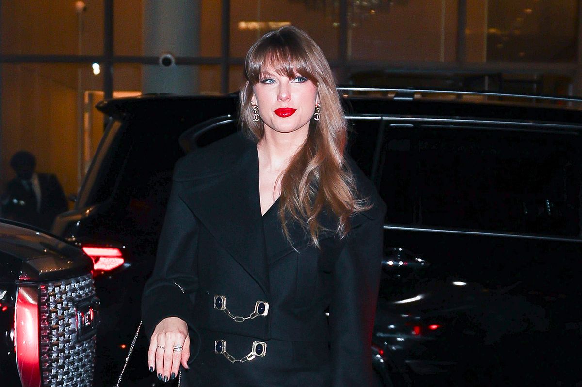 Taylor Swift arriving at Nobu in New York