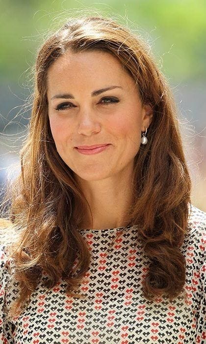 Kate wore her hair down in cascading waves during a cultural event in Queenstown.
<bR>
Photo: Getty Images