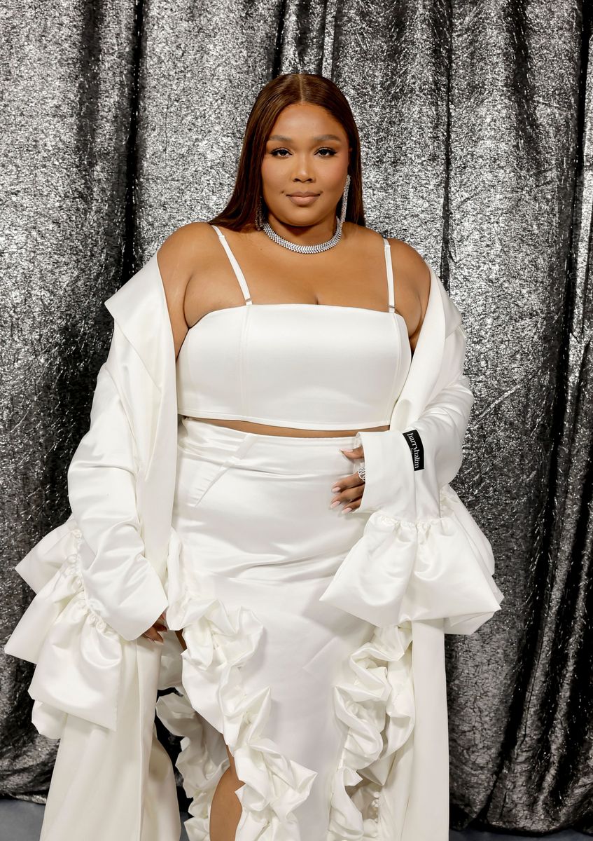 "I Did It" Lizzo shares inspiring photo of her weight loss journey