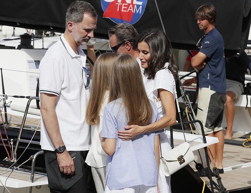 Queen Letizia and King Felipe in Mallorca with Princess Leonor and Infanta Sofia