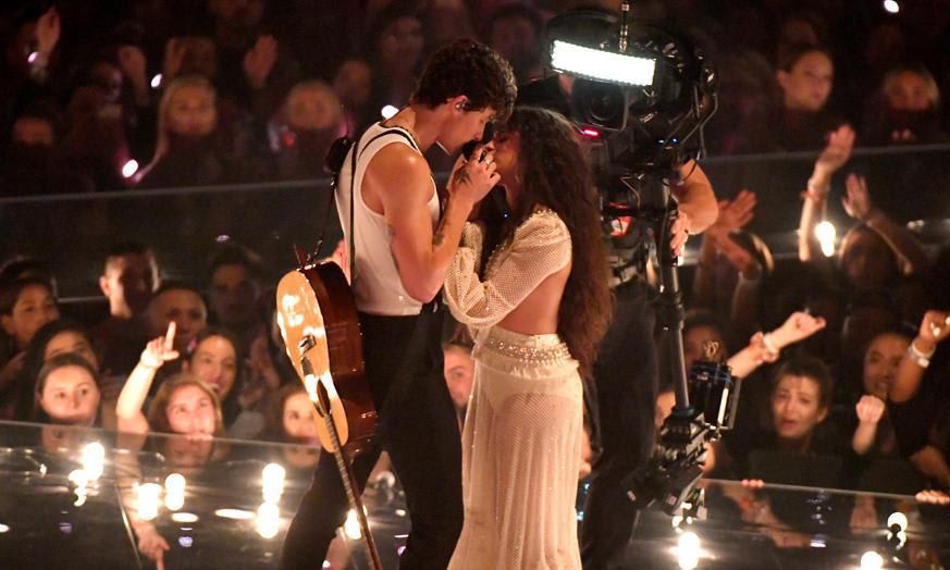 camila cabello shawn mendes vmas