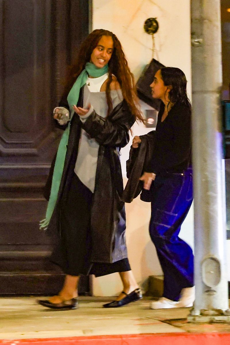 Malia Obama shows off her stylish layering skills in latest outing