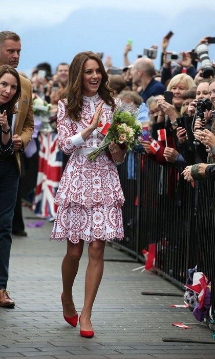 For the second day of the 2016 royal tour in Canada, Kate paid homage to the color of the Canadian flag in this patterned Alexander McQueen dress with matching red pumps.
Photo: Getty Images