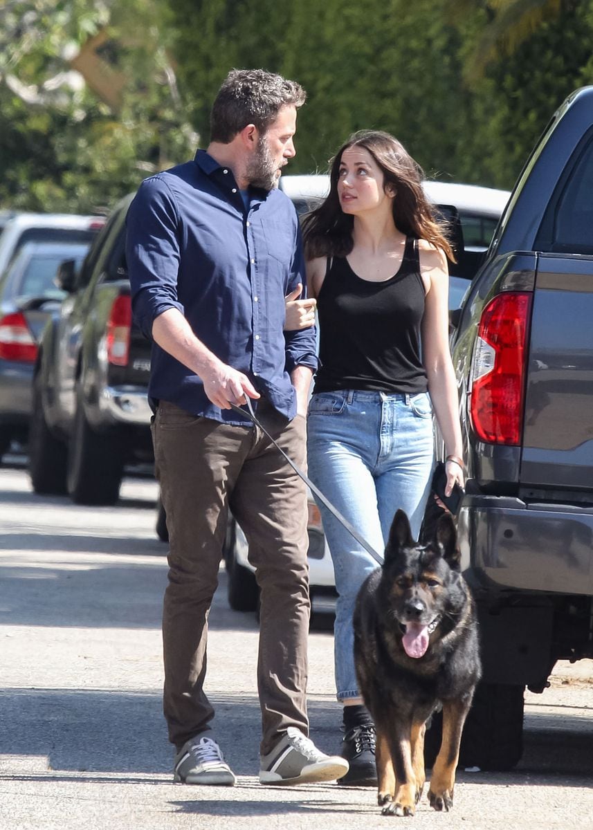 Ben Affleck and Ana de Armas walk their dogs on April 01, 2020 in Los Angeles, California. 